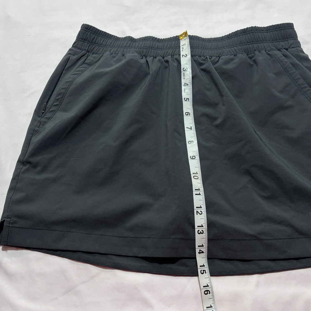 The North Face skirt with shorts size medium - Picture 6 of 10